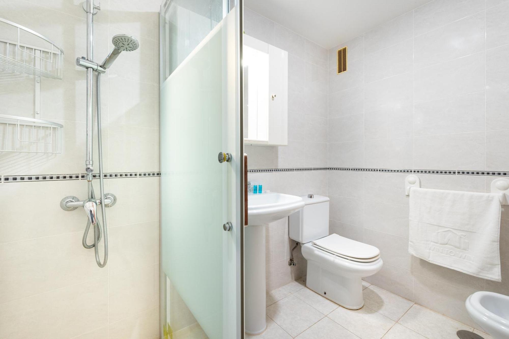 Wintowinrentals 1ª Linea De Playa, Parking Y Wifi Rincon de la Victoria Exterior photo