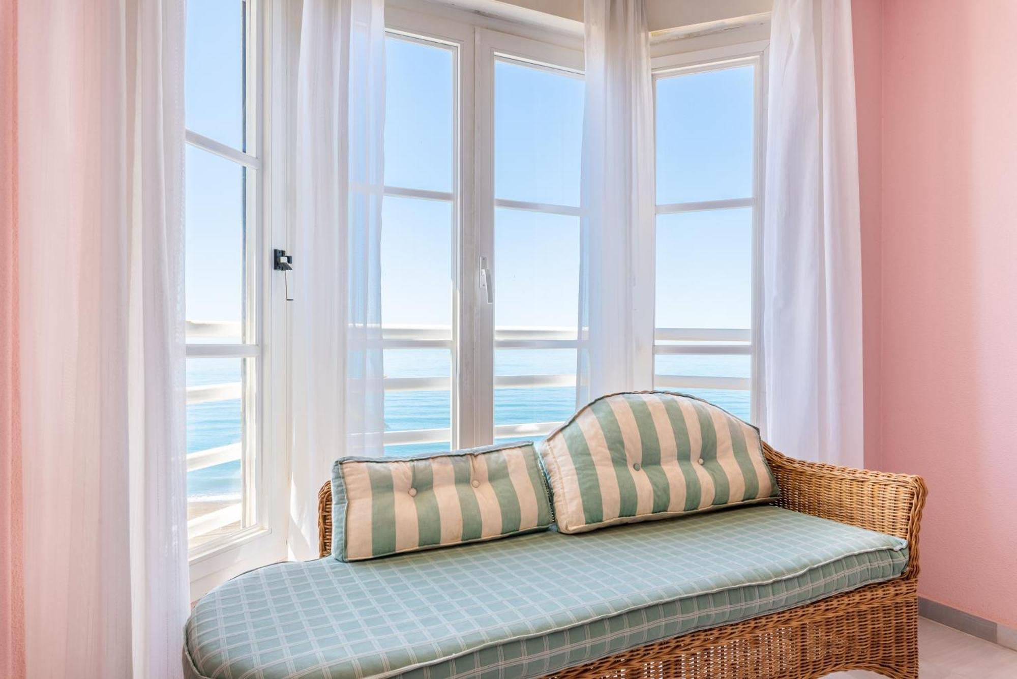 Wintowinrentals 1ª Linea De Playa, Parking Y Wifi Rincon de la Victoria Exterior photo